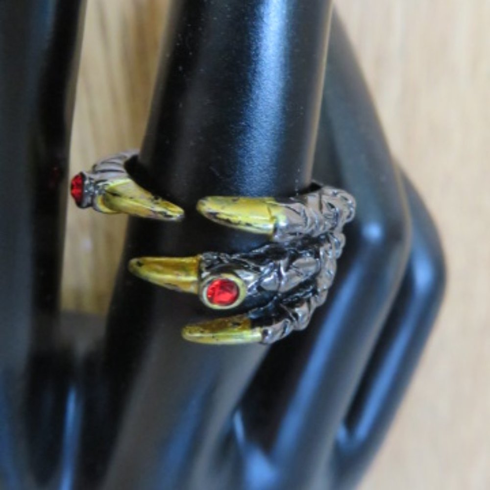 COPY - Men's Dragon CLAW Ring Silver Alloy Gold Tone Tips Size 6.5 (K281)